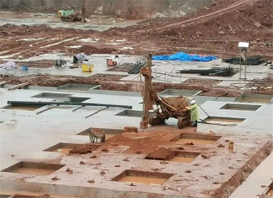 鹤岗大坝建设案例